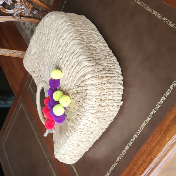 NWT ❗️elegant Vietnam straw bag with 100% cotton lining inside & pom pom accent - Picture 8 of 12